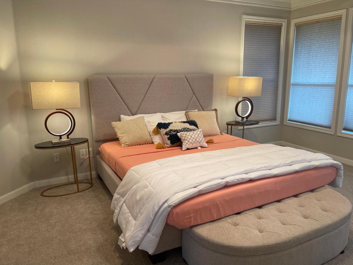 Insperit At Galleria With Heated Pool Holiday home *