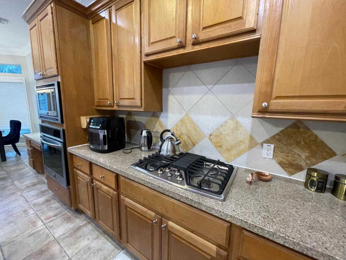 Insperit At Galleria With Heated Pool Holiday home Houston