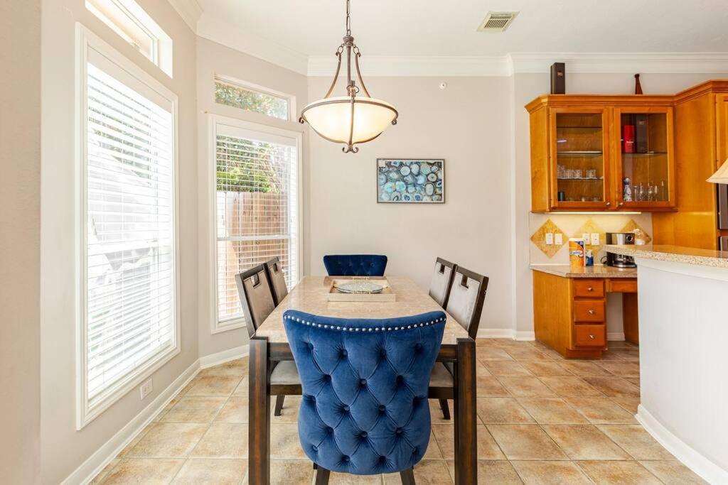Insperit At Galleria With Heated Pool Holiday home